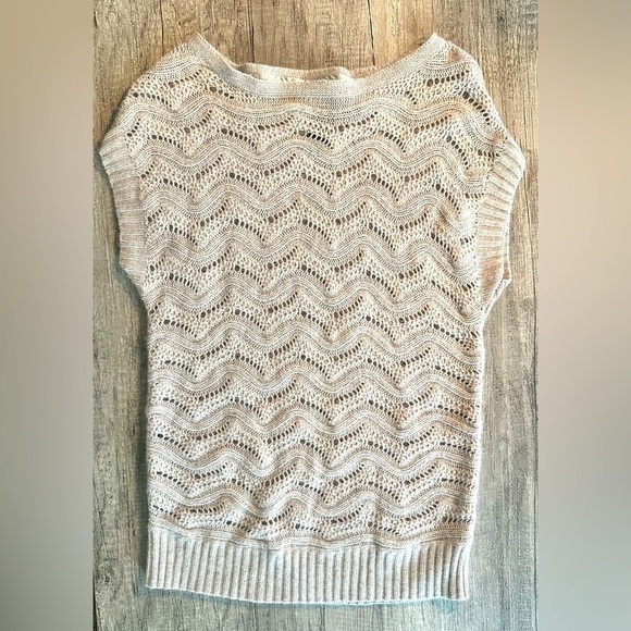 Cynthia Rowley Shirt Size Small 15% Angora Rabbit Hair 15% Wool - Picture 1 of 4